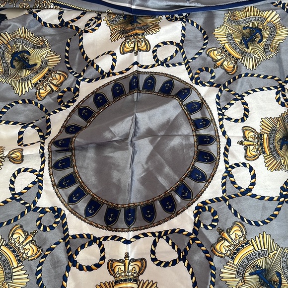 MOSI MULTI WEAR SATIN SCARF 35x35 - Picture 5 of 9